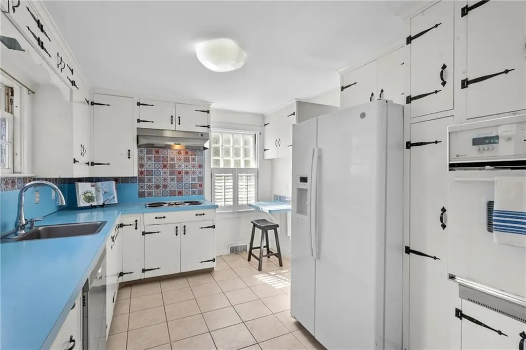 72 Ferry Lane Barrington RI 02806