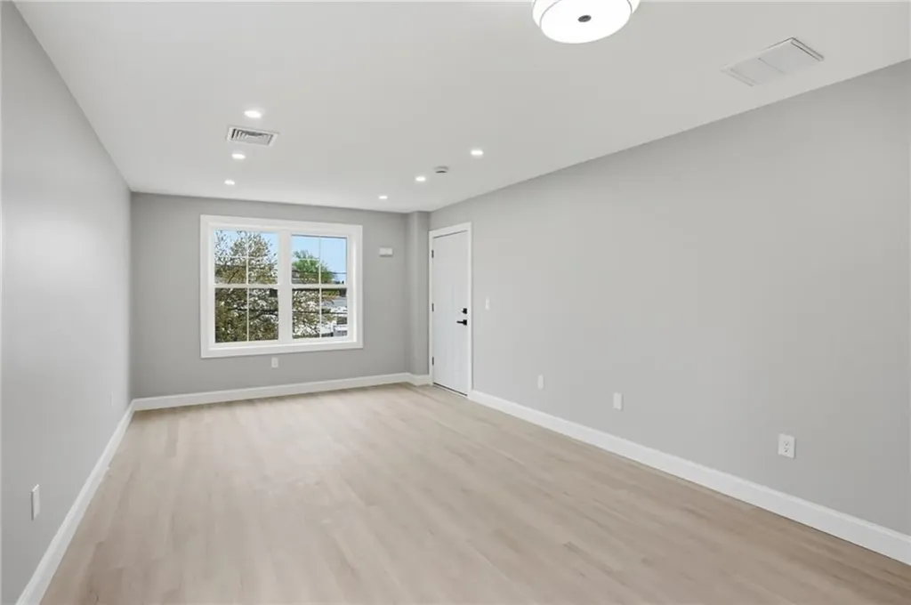 307 Oxford Street Providence RI 02905