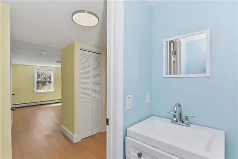 58 Vaucluse Avenue Middletown RI 02842
