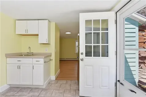 58 Vaucluse Avenue Middletown RI 02842