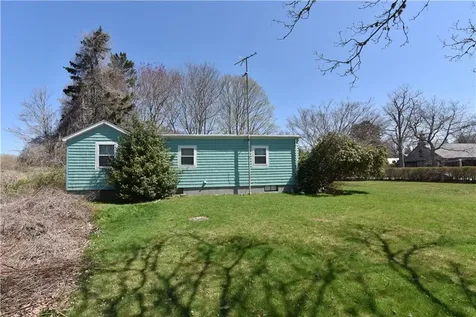 58 Vaucluse Avenue Middletown RI 02842