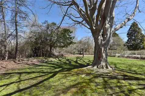 58 Vaucluse Avenue Middletown RI 02842
