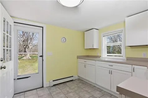 58 Vaucluse Avenue Middletown RI 02842