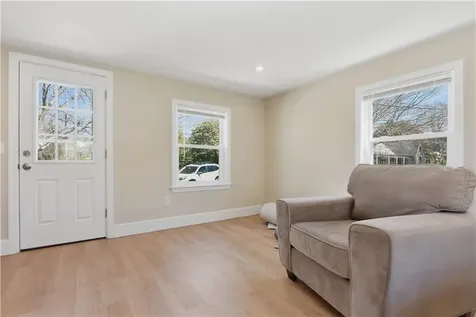 58 Vaucluse Avenue Middletown RI 02842