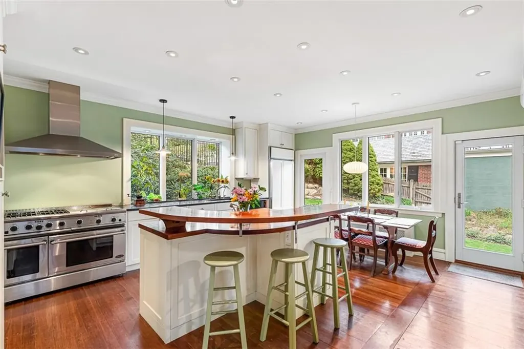 76 Freeman Parkway Providence RI 02906