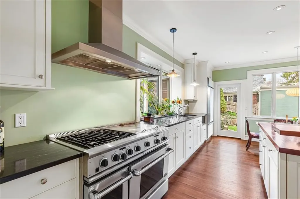 76 Freeman Parkway Providence RI 02906