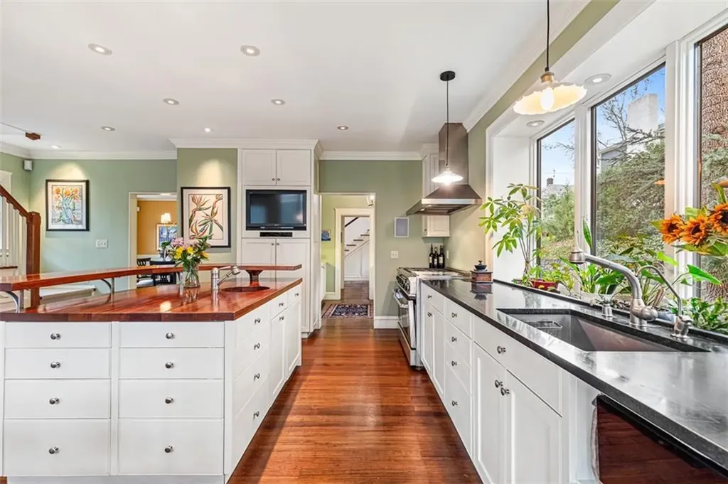 76 Freeman Parkway Providence RI 02906