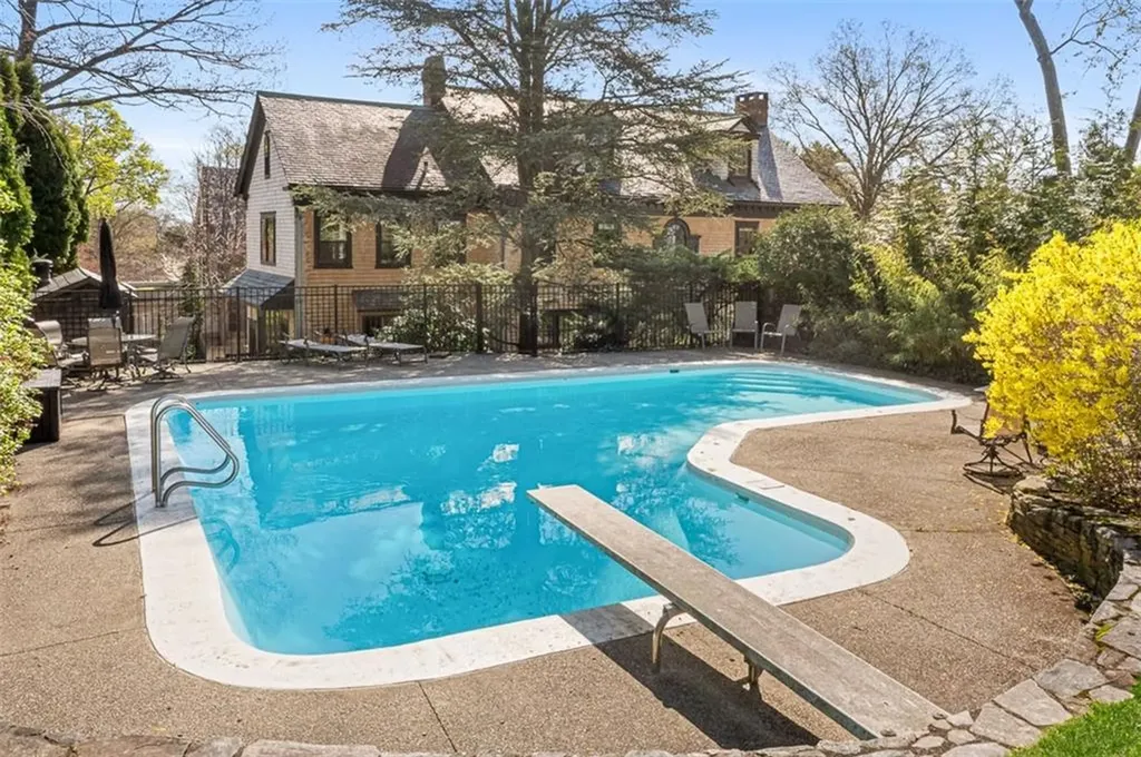 76 Freeman Parkway Providence RI 02906