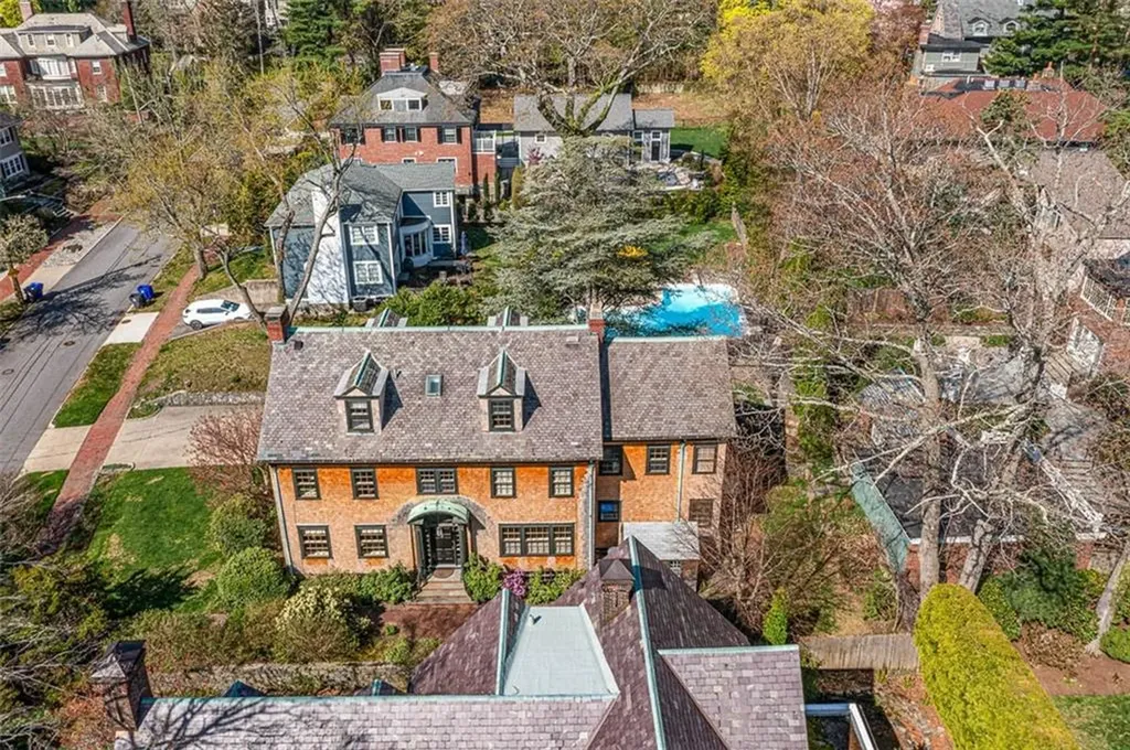76 Freeman Parkway Providence RI 02906