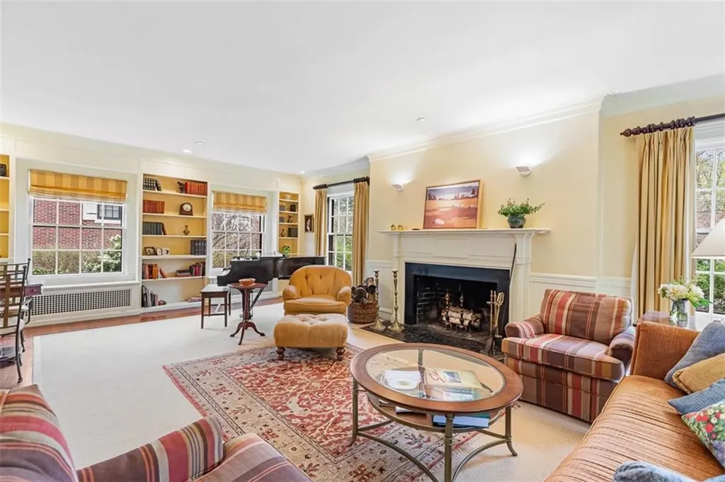 76 Freeman Parkway Providence RI 02906