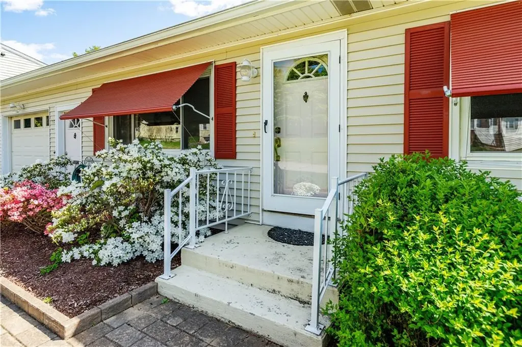 15 Lakeside Drive Smithfield RI 02917