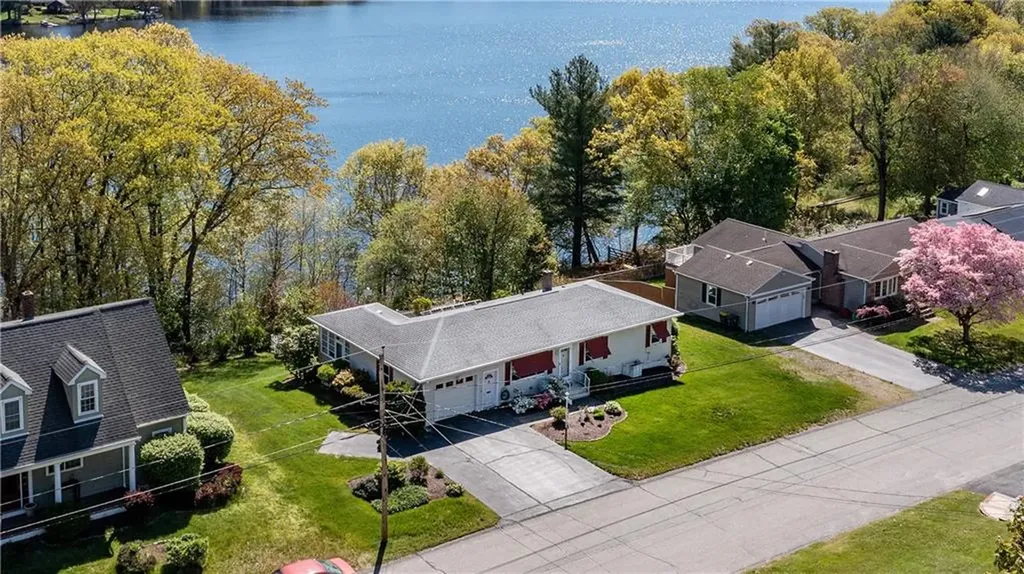 15 Lakeside Drive Smithfield RI 02917