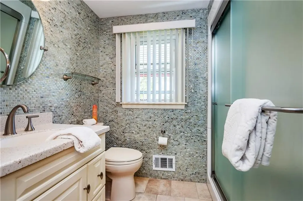 15 Lakeside Drive Smithfield RI 02917