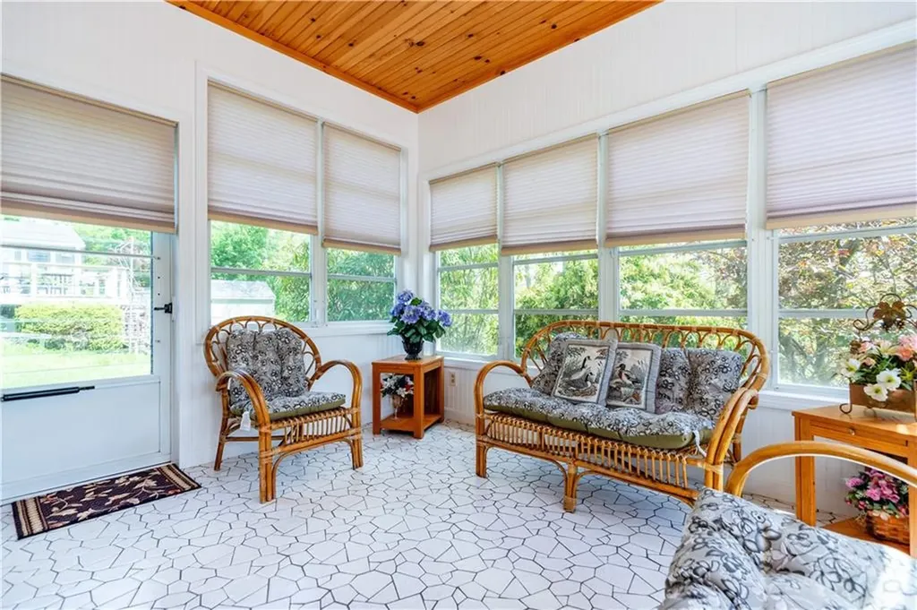 15 Lakeside Drive Smithfield RI 02917