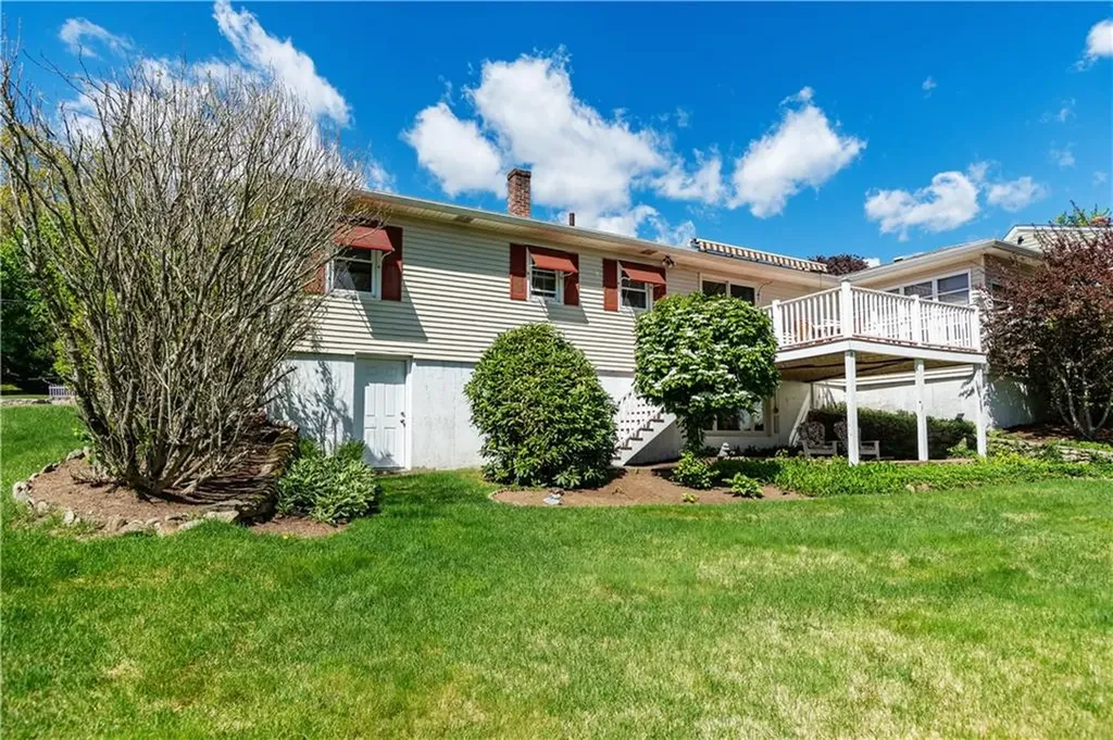 15 Lakeside Drive Smithfield RI 02917