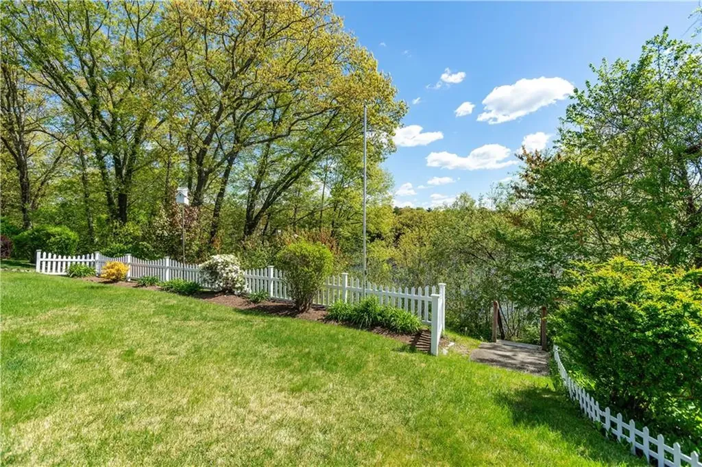 15 Lakeside Drive Smithfield RI 02917