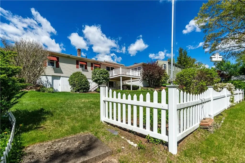 15 Lakeside Drive Smithfield RI 02917
