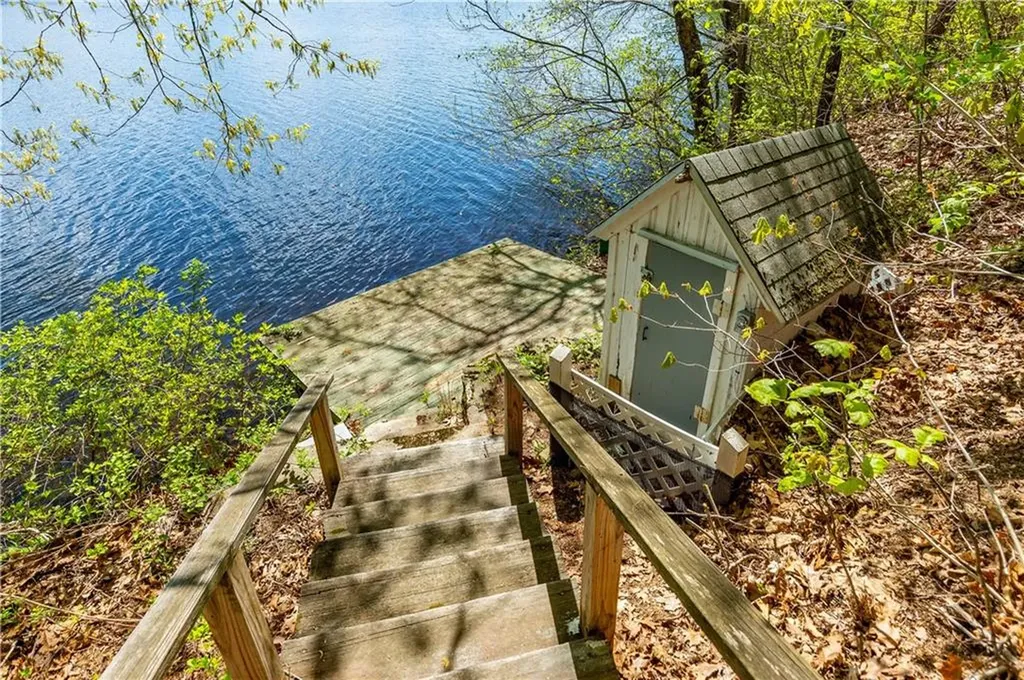 15 Lakeside Drive Smithfield RI 02917