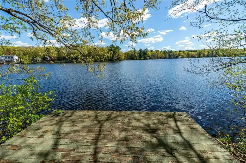 15 Lakeside Drive Smithfield RI 02917