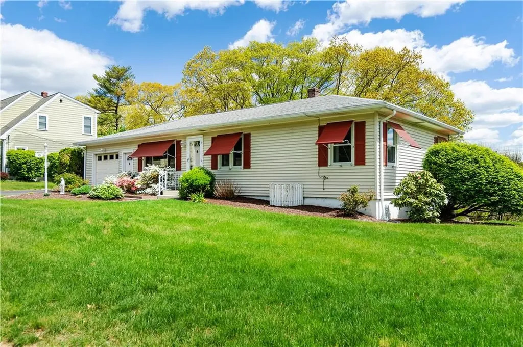 15 Lakeside Drive Smithfield RI 02917
