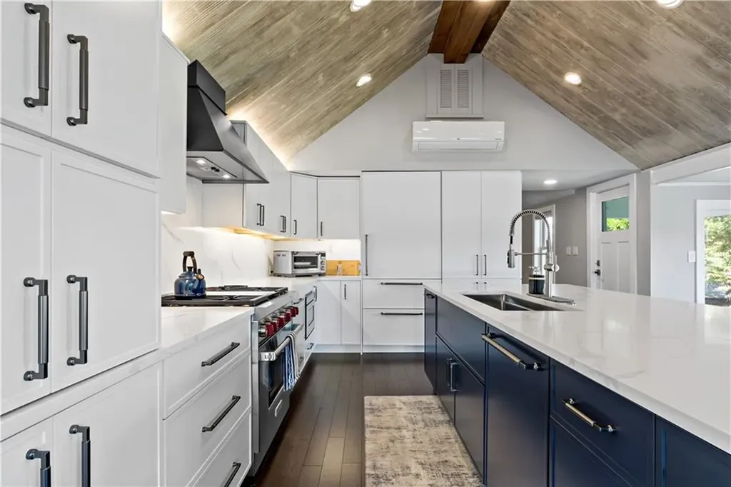 166 New Meadow Road Barrington RI 02806