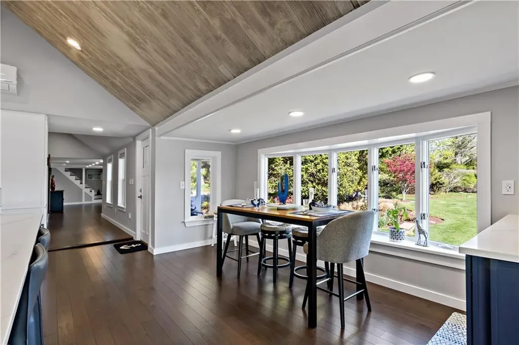 166 New Meadow Road Barrington RI 02806