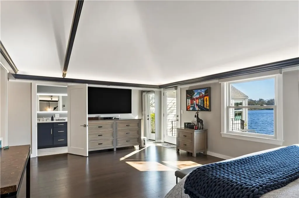 166 New Meadow Road Barrington RI 02806