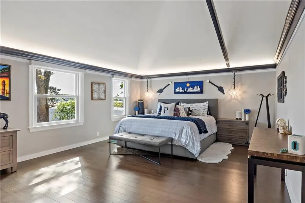 166 New Meadow Road Barrington RI 02806