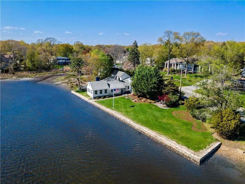 166 New Meadow Road Barrington RI 02806