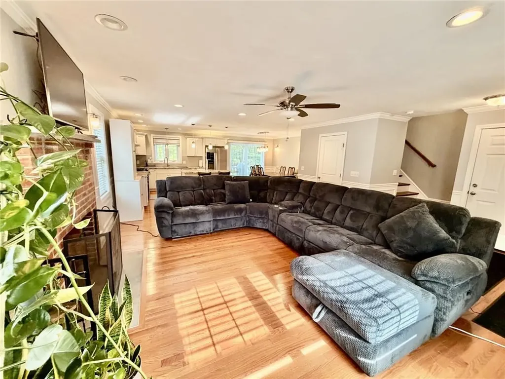 571 Fruit Hill Avenue North Providence RI 02911