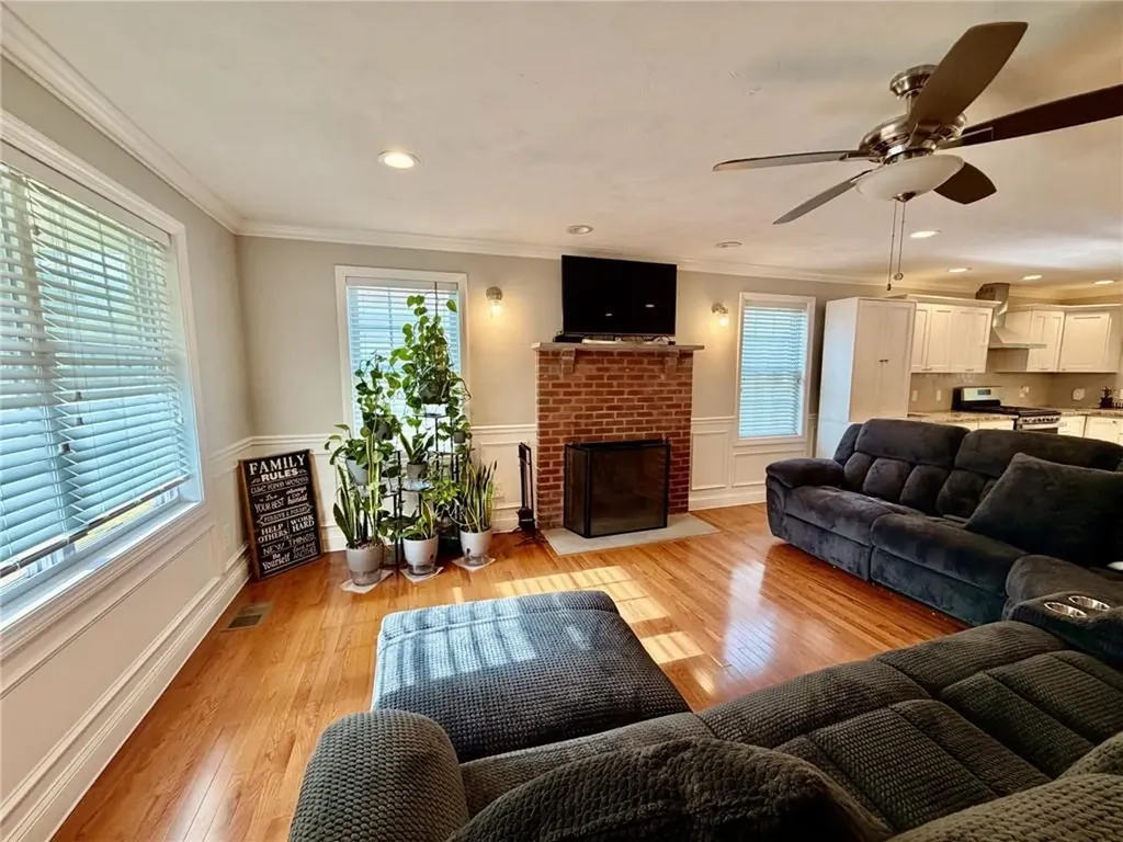 571 Fruit Hill Avenue North Providence RI 02911