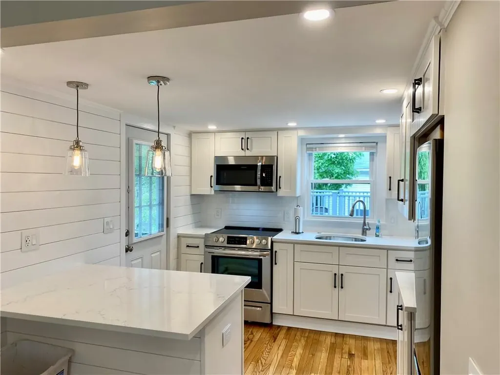 5 Simmons Street Newport RI 02840