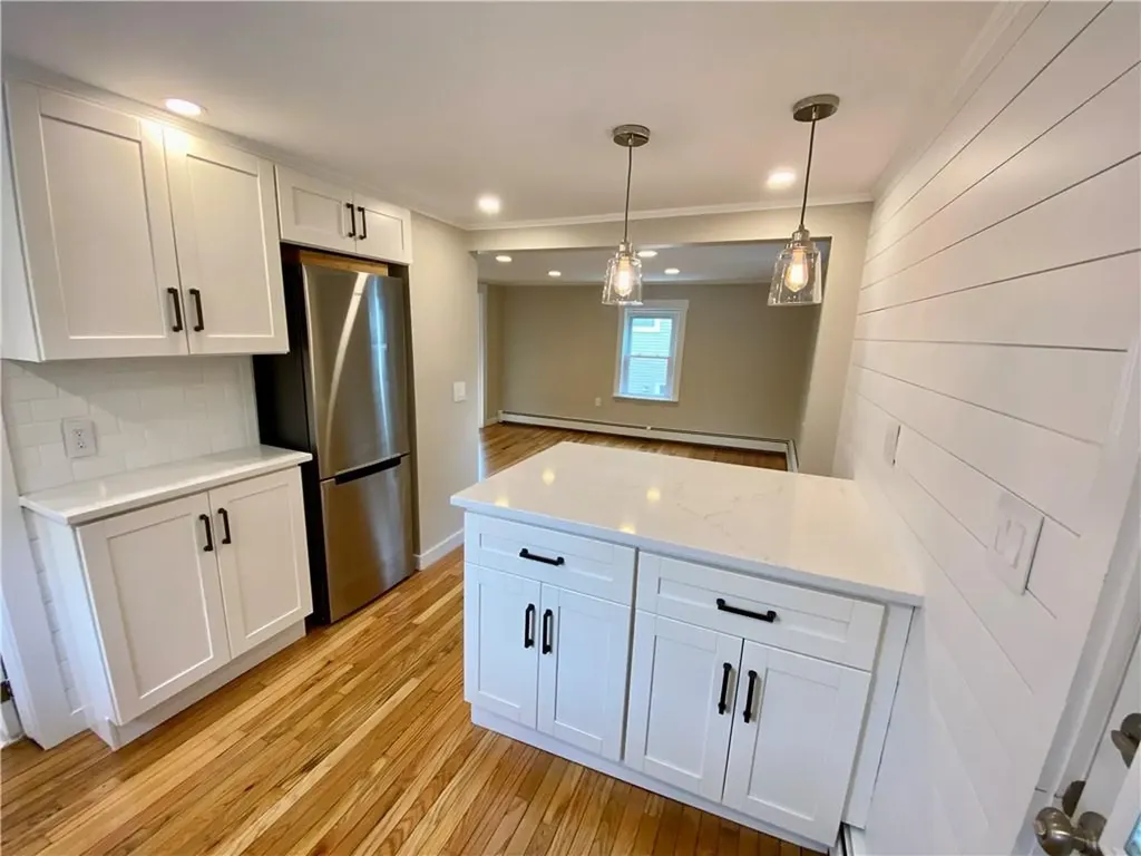 5 Simmons Street Newport RI 02840
