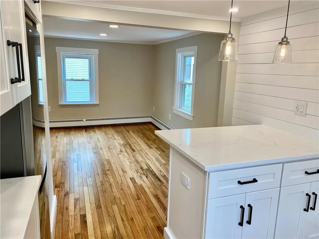 5 Simmons Street Newport RI 02840
