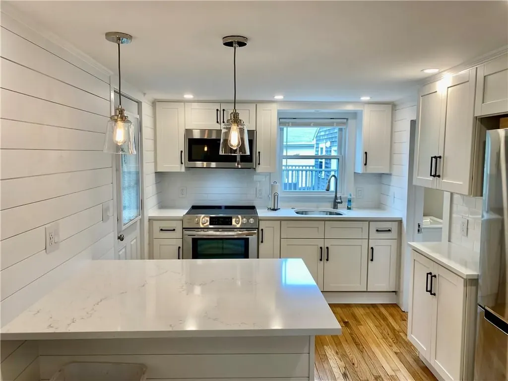 5 Simmons Street Newport RI 02840