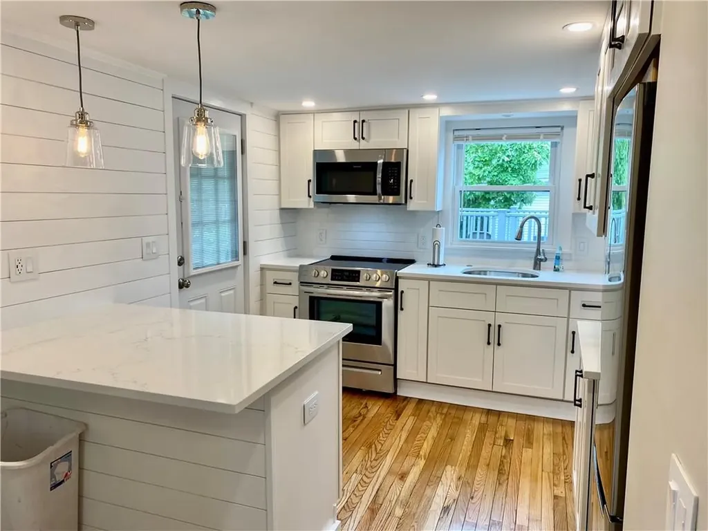 5 Simmons Street Newport RI 02840