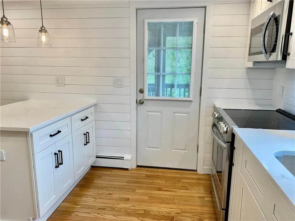 5 Simmons Street Newport RI 02840