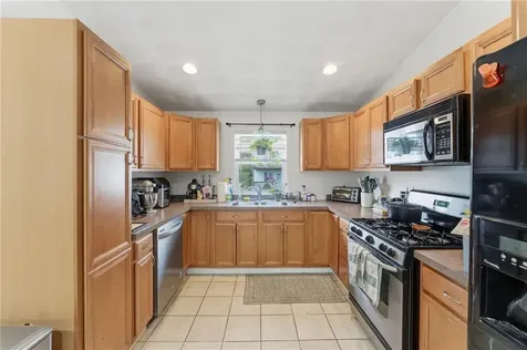 167 Central Street Lincoln RI 02838