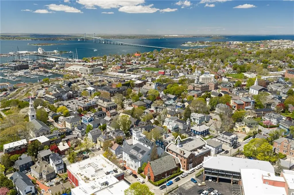 27 High Street Newport RI 02840