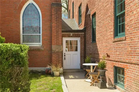 27 High Street Newport RI 02840
