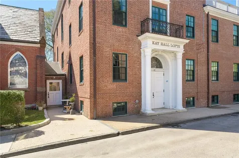 27 High Street Newport RI 02840