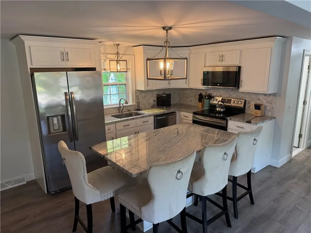 194 South Pier Road Narragansett RI 02882