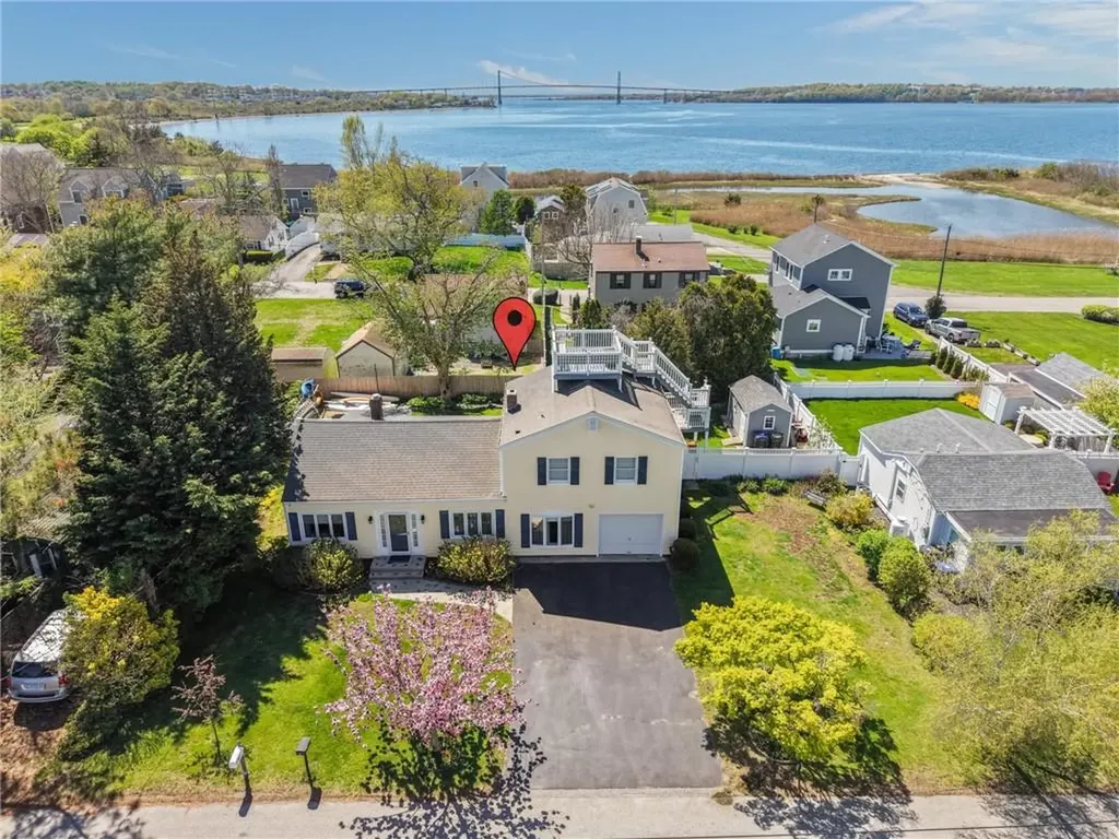 54 Canton Avenue Portsmouth RI 02871