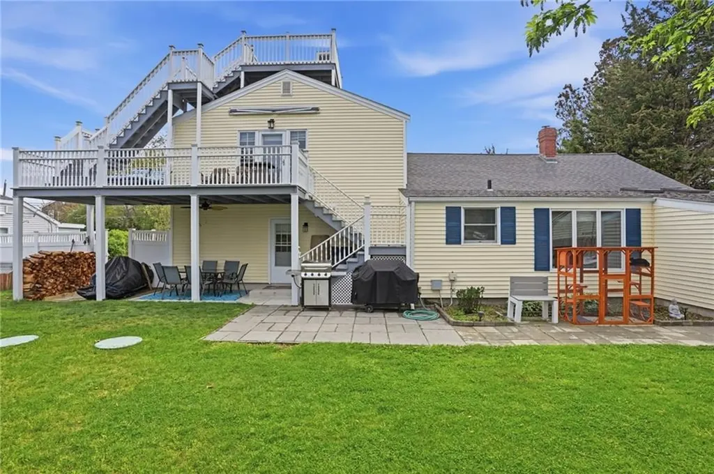 54 Canton Avenue Portsmouth RI 02871