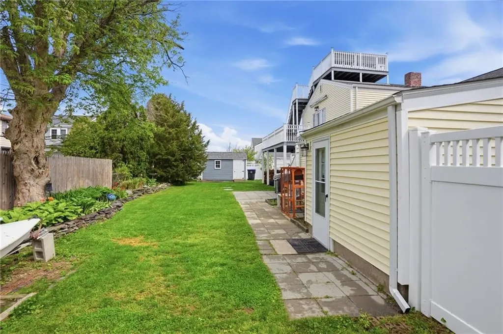 54 Canton Avenue Portsmouth RI 02871