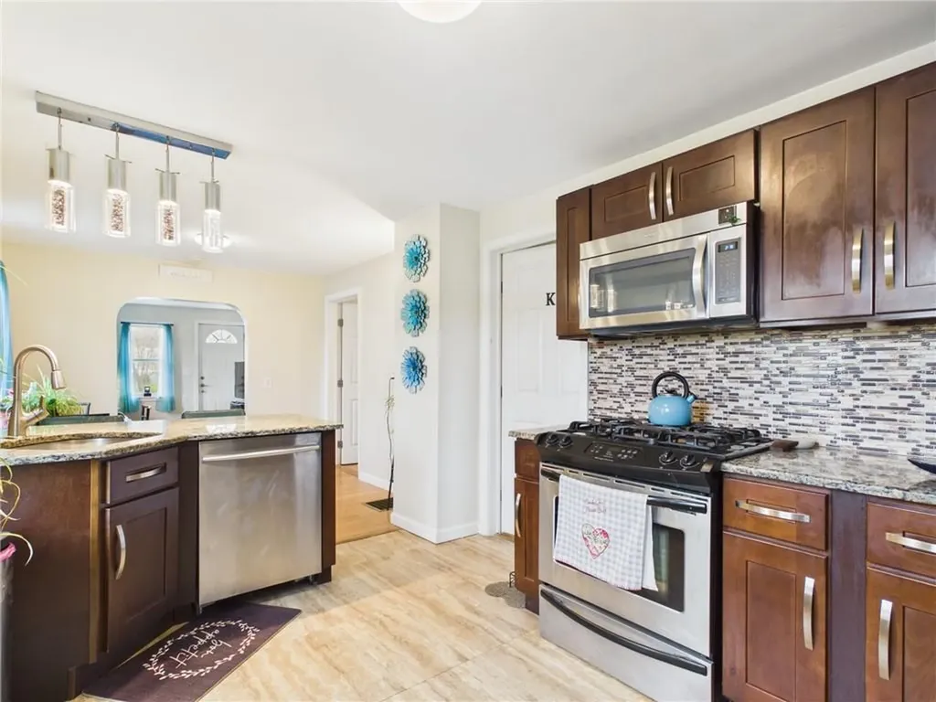 78 Shand Avenue Warwick RI 02889