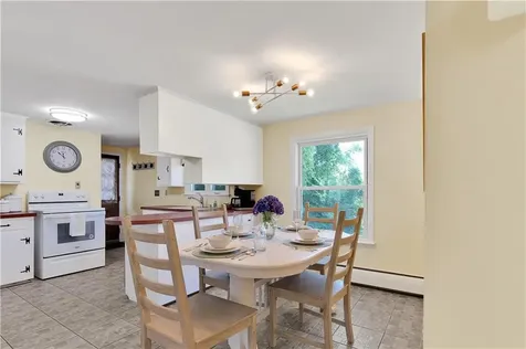 85 Treasure Road Narragansett RI 02882
