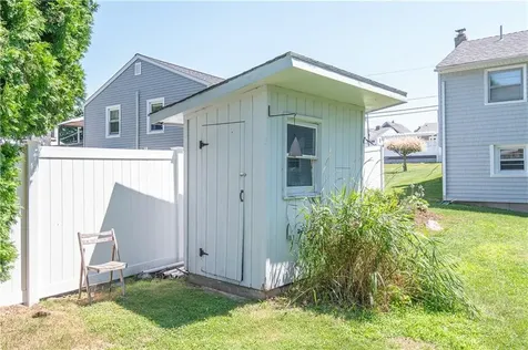 85 Treasure Road Narragansett RI 02882