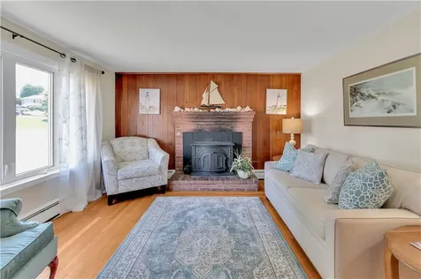85 Treasure Road Narragansett RI 02882