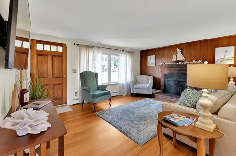 85 Treasure Road Narragansett RI 02882